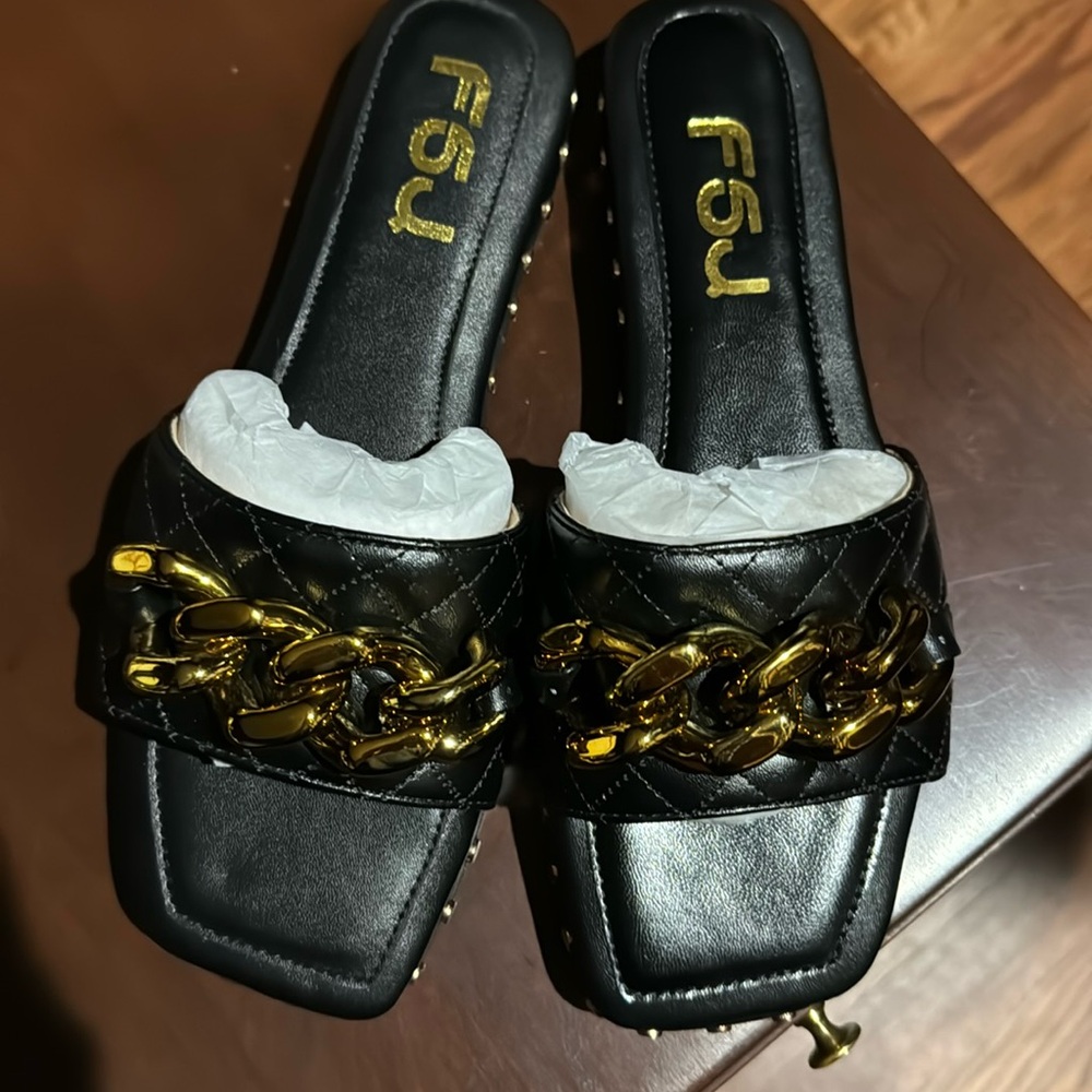 NWT   Women’s Size 8 FSJ Black Square Toe Metal Chain Studded Flat Mules